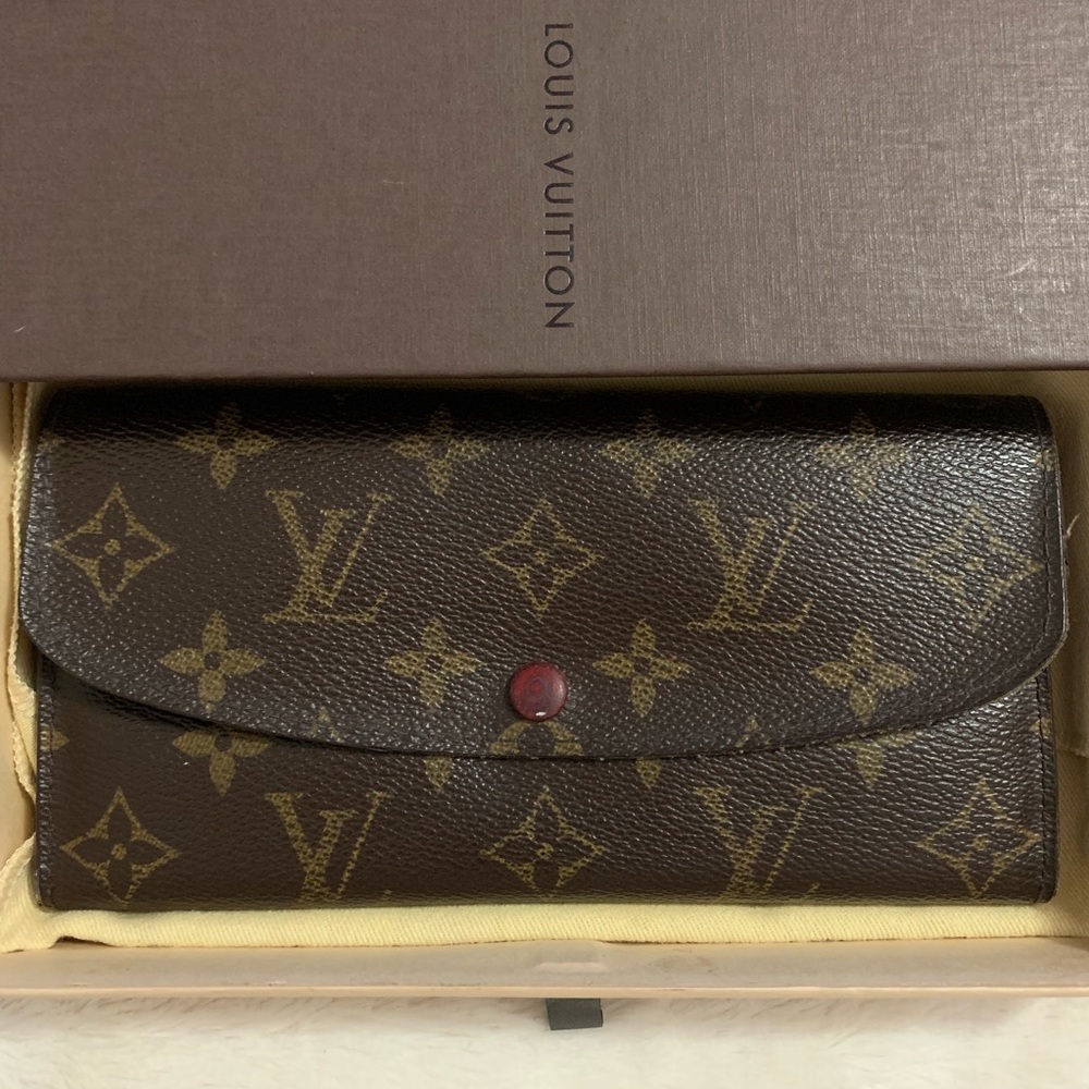 Louis Vuitton Emelie Wallet